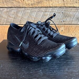 READ & SEE PICS-Nike Black VaporMax Flyknit 3 Size 8 in GUC